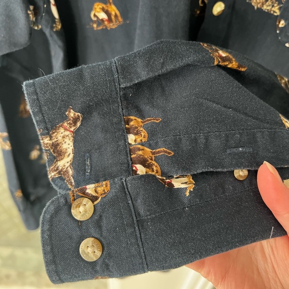 CLEARANCE Men’s Medium Columbia Navy Button Down Shirt With Hunting Dogs Print - Picture 6 of 12